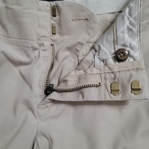 Gap Mens Classic Casual Shorts Size 8 In Khaki - Picture 3 of 9